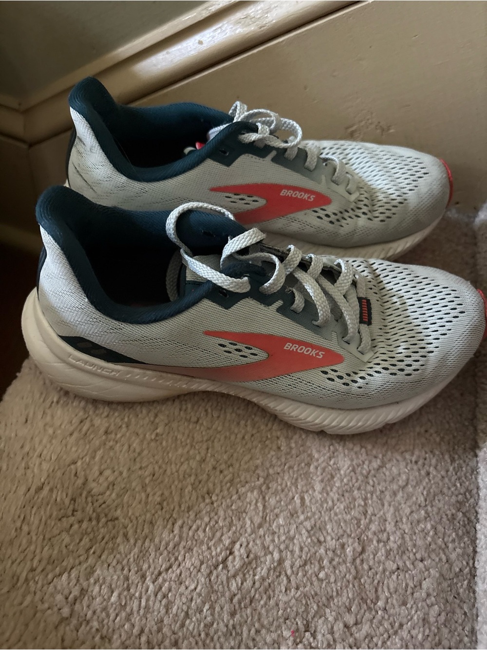 Brooks Sneakers - Women